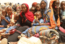 حذرت وكالتان تابعتان للأمم المتحدة، يوم الخميس، من أن أكثر من مليون لاجئ سوداني في مخيمات داخل تشاد يواجهون تخفيضات جذرية في المساعدات الإنسانية المنقذة للحياة، بما في ذلك الغذاء والمياه، في ظل عجز تمويلي يتجاوز 400 مليون دولار.