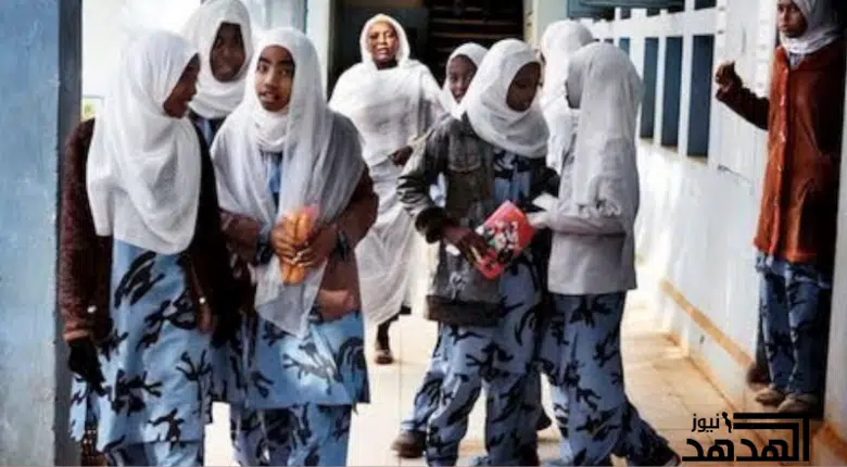 في مشهد استثنائي يجمع بين التحدي والإرادة، كشفت وزارة التربية بولاية القضارف عن أربع حالات ولادة لطالبات تزامنت مع جلوسهن لامتحانات الشهادة السودانية، في واقعة لافتة تعكس إصرارًا نادرًا على مواصلة المسيرة التعليمية رغم أقسى الظروف.