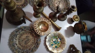 أعلنت السلطات السودانية، الجمعة ، عن تفكيك شبكة إجرامية متخصصة في الإتجار بالآثار القومية، وضبط مجموعة من القطع التاريخية النادرة في منطقة "مايو" جنوب العاصمة الخرطوم، كانت قد نهبت من المتاحف خلال النزاع المسلح القائم