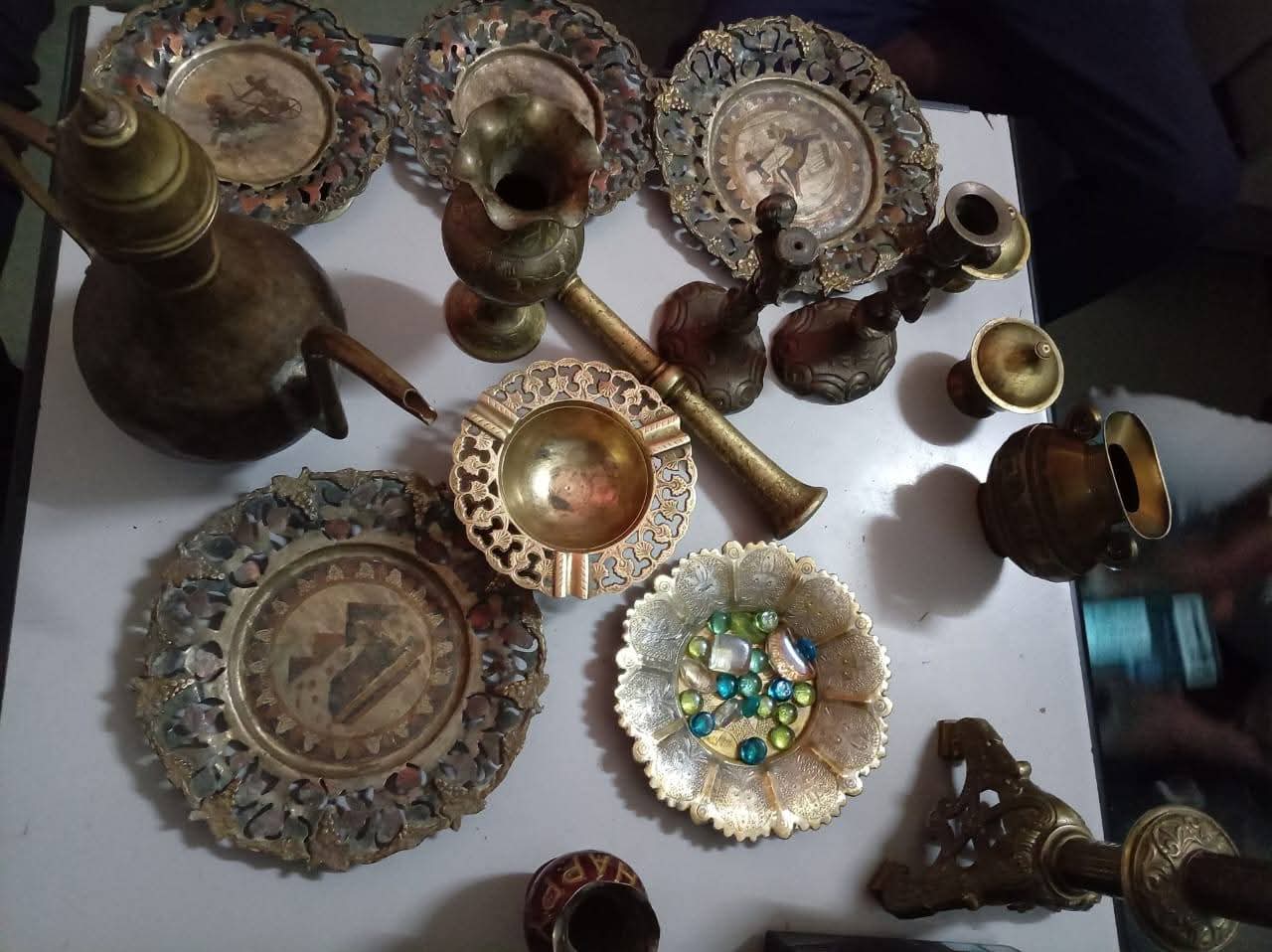 أعلنت السلطات السودانية، الجمعة ، عن تفكيك شبكة إجرامية متخصصة في الإتجار بالآثار القومية، وضبط مجموعة من القطع التاريخية النادرة في منطقة "مايو" جنوب العاصمة الخرطوم، كانت قد نهبت من المتاحف خلال النزاع المسلح القائم