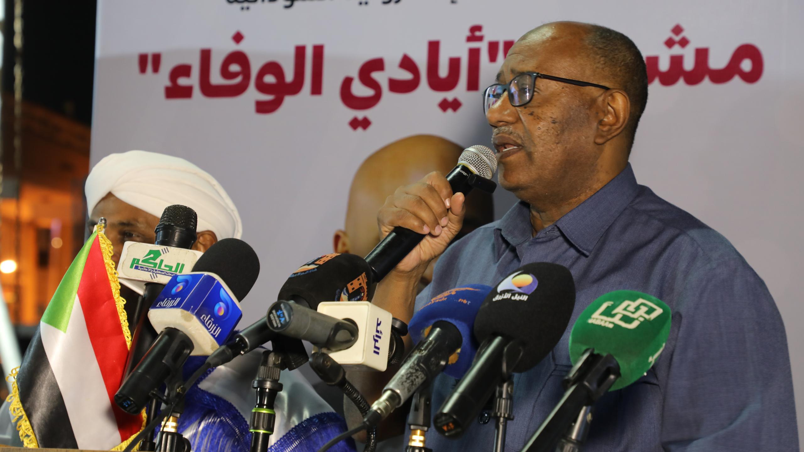 قال والي ولاية البحر الأحمر، الفريق ركن مصطفى محمد نور، إن الموانئ البحرية تشكل "ركيزة وطنية" أساسية في معركة الكرامة، مشيداً بالدور التنموي للهيئة التي تجاوزت وظيفتها الاقتصادية لتصبح سنداً للدولة والمجتمع في أحلك الظروف.