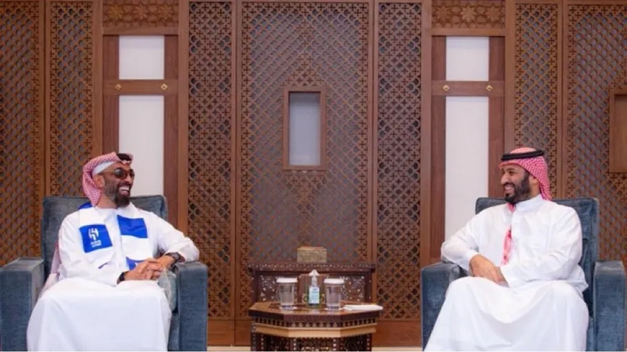 كشفت تقارير استخباراتية وإعلامية عن تصاعد حاد في التوتر بين الرياض وأبوظبي، تجلى في رسالة "سرية ومطولة" وجهها ولي العهد السعودي الأمير محمد بن سلمان إلى مستشار الأمن القومي الإماراتي طحنون بن زايد، تضمنت انتقادات غير مسبوقة للدور الإماراتي في السودان واليمن.