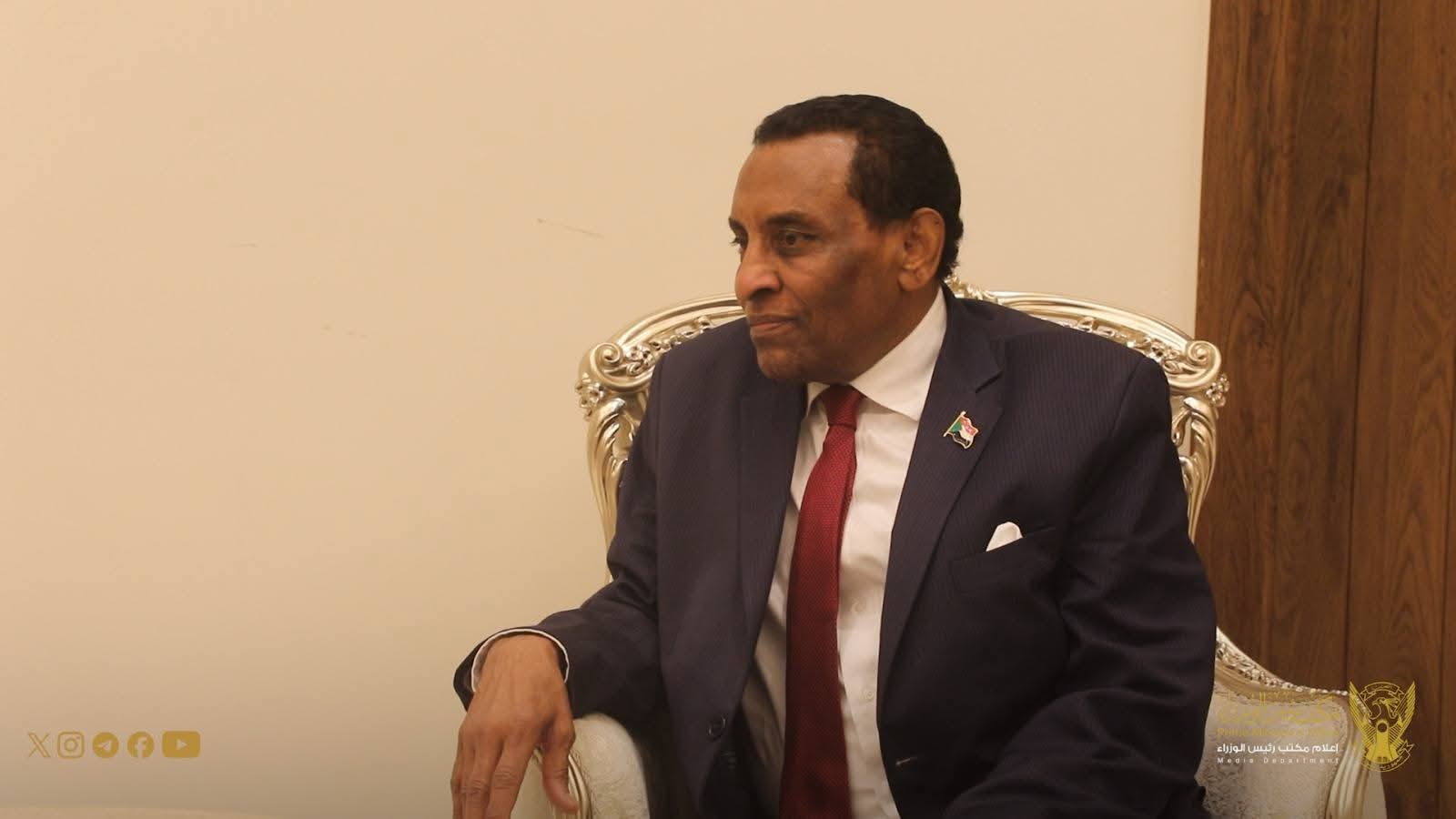  في تطور مفاجئ يحمل مؤشرات تصعيد داخل دوائر السلطة، أصدر رئيس الوزراء الدكتور كامل إدريس قراراً بإعفاء الدكتور سيف الدولة سعيد كوكو من منصبه كمفوض عام للجهاز الاستثماري للضمان الاجتماعي.