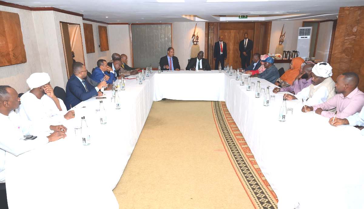 عقار يطرح ملفات مهمة على طاولة الرئيس الأوغندي