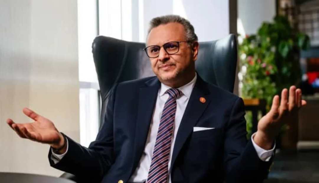 في تحرّك دبلوماسي جديد يسلّط الضوء على الأزمة السودانية، قال كبير مستشاري الرئيس الأمريكي للشؤون العربية والأفريقية، مسعد بولس، السيت إنه عقد لقاءً مع الممثلين الدائمين لدى مجلس الأمن الدولي، ناقش خلاله التطورات المتسارعة في السودان وضرورة اتخاذ خطوات عاجلة لفرض هدنة إنسانية.