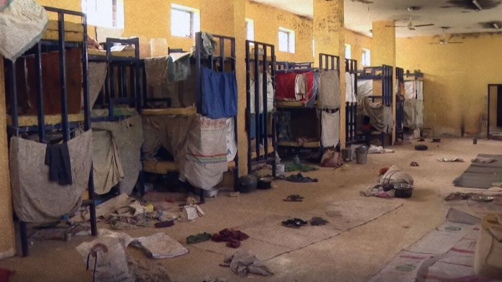 فتح فيلم وثائقي بثّته شبكة الجزيرة الإعلامية مساء الجمعة ملف الإخفاء القسري في السودان، عارضا ما قال إنها مشاهد حصرية لمعتقلات وسجون سرّية وغرف احتجاز غير رسمية ومقابر جماعية نُسبت إلى مليشيا الدعم السريع.