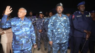 أشاد وزير الداخلية السوداني، الفريق شرطة حقوقي بابكر سمرة مصطفى، بأداء قوات الشرطة الأمنية (القوات الخاصة) في عمليات الأمن الداخلي وتأمين الجسور بولاية الخرطوم، مؤكداً جاهزية الشرطة للاضطلاع بدورها في حماية الأرواح والممتلكات