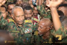 دى رئيس مجلس السيادة الانتقالي في السودان، عبد الفتاح البرهان، صلاة عيد الفطر، الجمعة، في مسجد القيادة العامة بالعاصمة الخرطوم، برفقة عدد من كبار قادة القوات المسلحة، وفق ما أفادت به مصادر رسمية