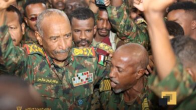 دى رئيس مجلس السيادة الانتقالي في السودان، عبد الفتاح البرهان، صلاة عيد الفطر، الجمعة، في مسجد القيادة العامة بالعاصمة الخرطوم، برفقة عدد من كبار قادة القوات المسلحة، وفق ما أفادت به مصادر رسمية