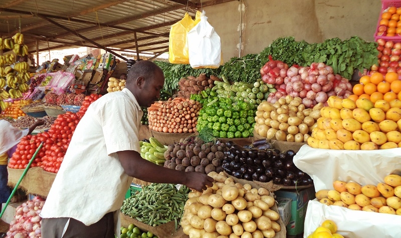 كشف جهاز الإحصاء المركزي في السودان، الثلاثاء، عن تراجع معدل التضخم إلى 56% في فبراير 2026، مقارنة مع 60.26% في يناير، في مؤشر على انخفاض تدريجي بعد أن بلغ أعلى مستوياته عند 422% في يوليو 2021