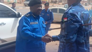 أحيت ولاية الخرطوم ومحلياتها السبع شعائر عيد الفطر المبارك تحت إجراءات أمنية مشددة، في وقت أكدت فيه السلطات الشرطية استقرار الأوضاع الأمنية وهدوء السجلات الجنائية في كافة أنحاء العاصمة السودانية