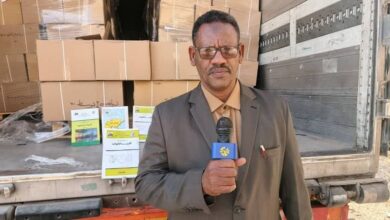 أعلنت وزارة التربية والتعليم في السودان تسليم الدفعة الأولى من كتب المرحلة المتوسطة إلى ولاية الخرطوم، في خطوة تستهدف دعم استقرار العملية التعليمية بعد الأضرار الواسعة التي لحقت بالمؤسسات التعليمية جراء الحرب.