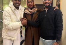 أنهى اعتذار علني قدّمه الفنان السوداني شريف الفحيل خلافاً أثار جدلاً واسعاً في الوسط الفني، بعد إساءته في مقاطع فيديو سابقة إلى الفنان محمد بشير الدولي ووالدته الفنانة حنان بلوبلو.