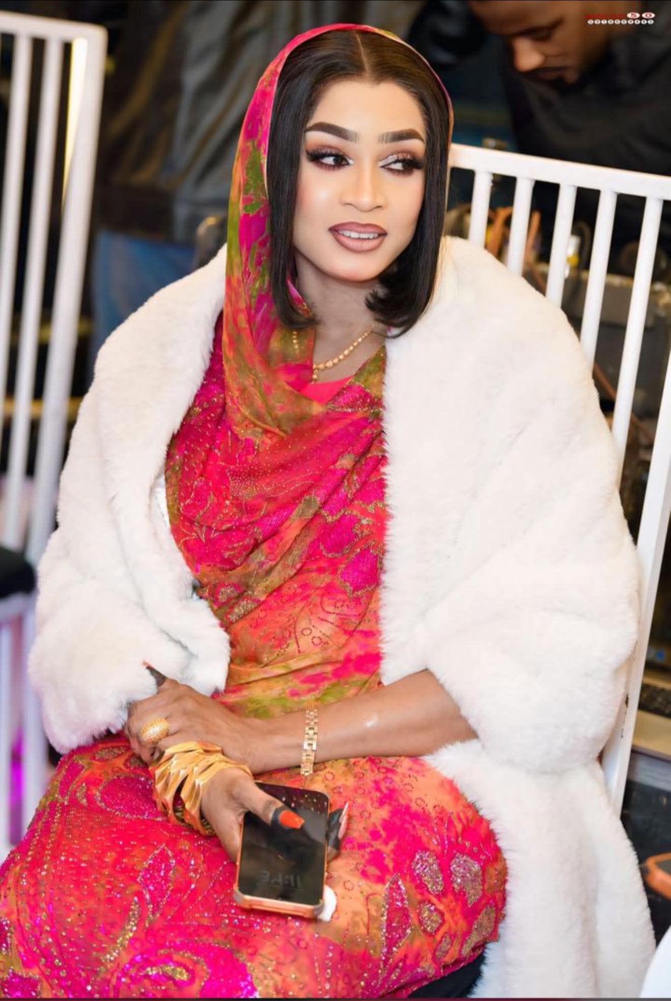 في خطوة مفاجئة أربكت جمهورها وأثارت موجة واسعة من التساؤلات، أعلنت الفنانة مروة الدولية اعتزالها الغناء بشكل مفاجئ، في قرار وصفه متابعون بأنه “صادم وغير متوقع”.