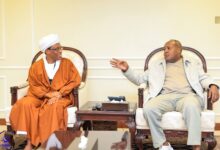 وصل رئيس مجلس إدارة نادي الهلال السوداني، هشام حسن السوباط، السبت إلى العاصمة الرواندية كيغالي، في خطوة تهدف إلى دعم فريق الكرة قبل مواجهته المرتقبة أمام نهضة بركان المغربي، مساء الأحد، في إياب ربع نهائي دوري أبطال أفريقيا.