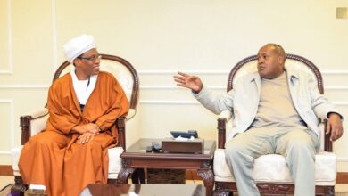 وصل رئيس مجلس إدارة نادي الهلال السوداني، هشام حسن السوباط، السبت إلى العاصمة الرواندية كيغالي، في خطوة تهدف إلى دعم فريق الكرة قبل مواجهته المرتقبة أمام نهضة بركان المغربي، مساء الأحد، في إياب ربع نهائي دوري أبطال أفريقيا.