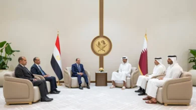 جرى الرئيس المصري عبد الفتاح السيسي، الخميس، جولة خليجية شملت الإمارات العربية المتحدة وقطر، في تحرك دبلوماسي مكثف يأتي على وقع تصاعد التوترات الإقليمية، حيث شدد على ضرورة الوقف الفوري للتصعيد والعودة إلى الحوار لتسوية الأزمات