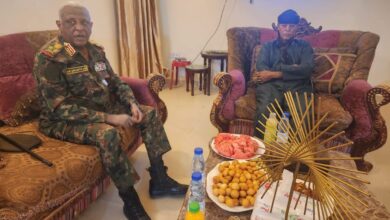 كشف مجلس الصحوة الثوري السوداني، الأحد، عن تفاصيل لقاء جمع بين مساعد القائد العام للجيش السوداني، الفريق أول ركن ياسر العطا، ورئيس المجلس الشيخ موسى هلال، في خطوة تشير إلى تنسيق عسكري رفيع المستوى في مواجهة  مليشيا الدعم السريع