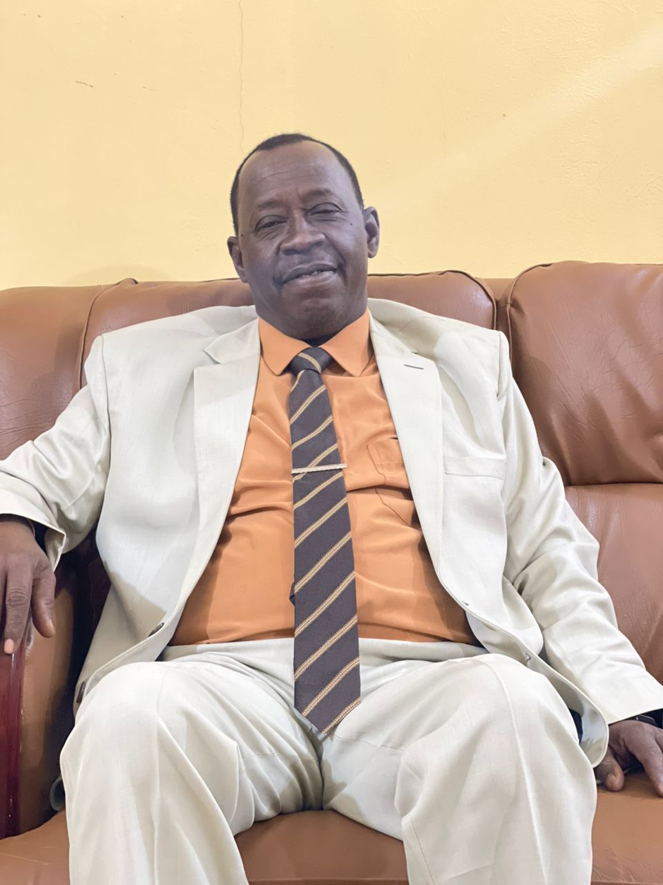  قال محافظ الكرمك، عبد العاطي محمد الفكي، إن مدينة الكرمك الواقعة بإقليم النيل الأزرق شهدت «غزوًا من دولة مجاورة» بعد دخول مليشيا الدعم السريع بدعم لوجستي من تلك الدولة، ما عرض سلامة المواطنين للخطر.