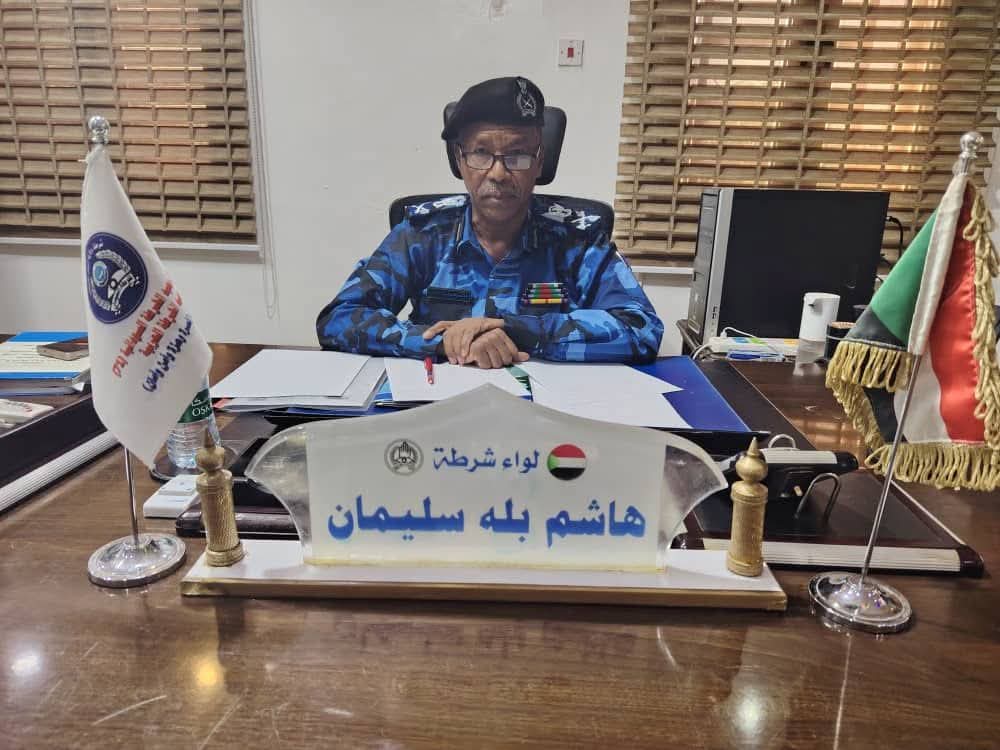 دعت السلطات الأمنية في عدد من الولايات السودانية المواطنين إلى أداء صلاة عيد الفطر داخل المساجد، في خطوة احترازية غير معتادة تعكس تصاعد المخاوف الأمنية في البلاد