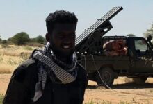 كشف الفدائي علي صلاح الدين، القائد في قوات الإسناد، تفاصيل غنائم معركة بارا حتى الساعة الخامسة مساء الخميس، مؤكداً أن القوات المسلحة والقوة المشتركة والقوات المساندة الأخرى حققت انتصاراً حاسم