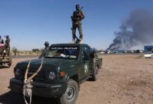 كشف الفدائي علي صلاح الدين، القائد في قوات الإسناد، تفاصيل غنائم معركة بارا حتى الساعة الخامسة مساء الخميس، مؤكداً أن القوات المسلحة والقوة المشتركة والقوات المساندة الأخرى حققت انتصاراً حاسم