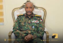 تلقى رئيس مجلس السيادة الانتقالي القائد العام للقوات المسلحة، عبد الفتاح البرهان، اليوم الجمعة، تهاني عيد الفطر المبارك من قيادات شرطية وعسكرية، في وقت شارك فيه المواطنين احتفالاتهم بالعيد في العاصمة، وفق ما أفاد به إعلام مجلس السيادة الانتقالي.