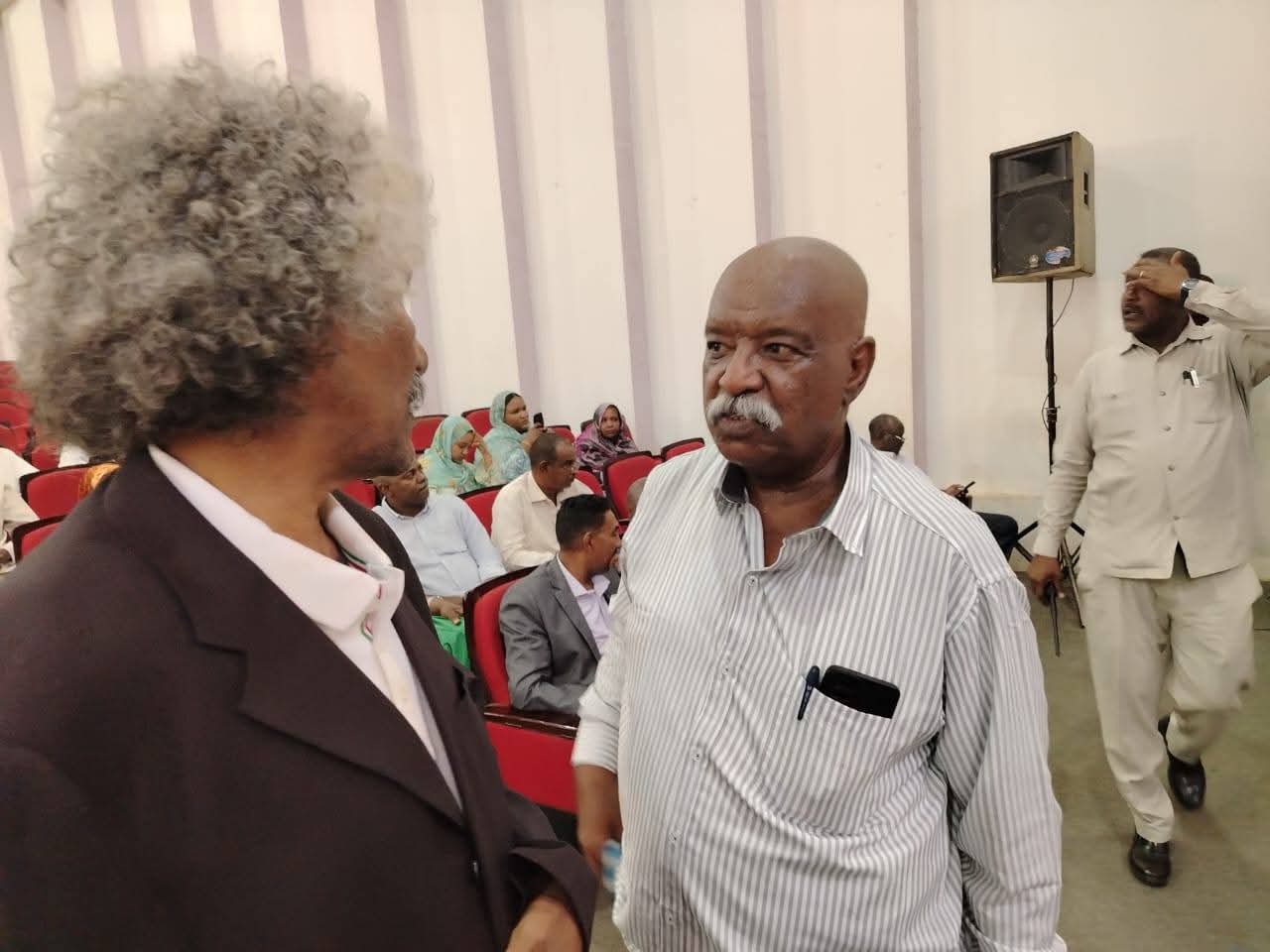 ـ احتفل السودان باليوم العالمي للمسرح بالمركز الثقافي بأمدرمان، بحضور والي الخرطوم الأستاذ أحمد عثمان حمزة، ووكيل وزارة الثقافة والإعلام والسياحة الاتحادية الدكتور جراهام عبدالقادر، ووزير الثقافة والإعلام والسياحة بولاية الخرطوم 