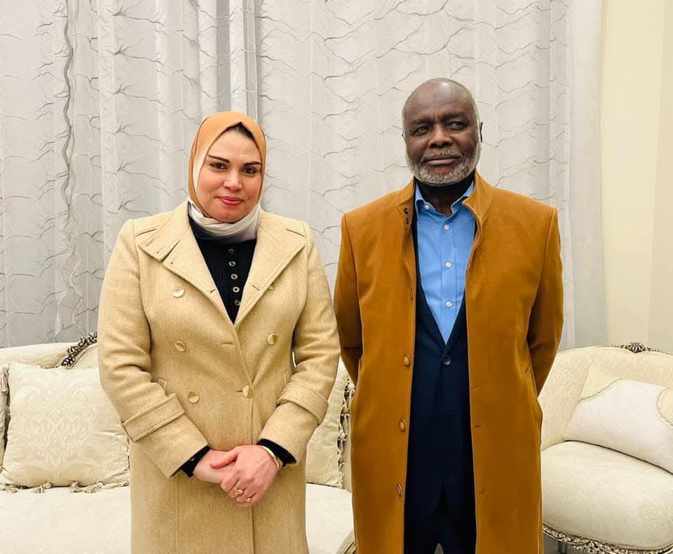 أكد وزير المالية والتخطيط الاقتصادي السوداني، جبريل إبراهيم، أن ما يجري في منطقة مستريحة بولاية شمال دارفور هو صراع داخل قبيلة واحدة بين المحاميد والماهرية وفروع أخرى، وليس نزاعًا قبليًا عامًا.