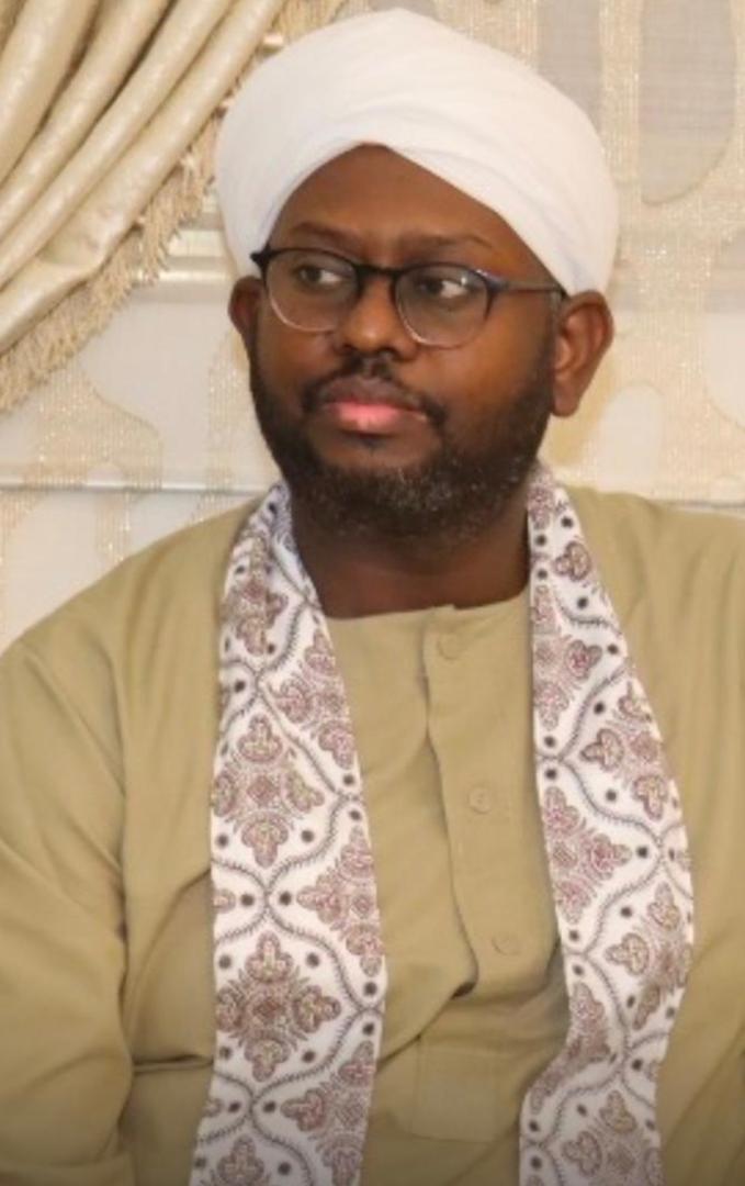 قال رئيس الجالية السودانية في موريتانيا، محمد حيدر عبدالكريم جودة، إن السلطات الموريتانية تعاملت باحترام مع السودانيين العاملين في مجال التعدين الأهلي، مؤكداً أن الإجراءات الأخيرة جاءت في إطار تطبيق القوانين المحلية، وليس استهدافاً للجالية. وأوضح جودة في بيان صحفي ح