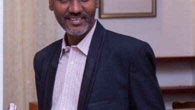 لطالما ارتبطت موجات الغلاء في السلع الغذائية بجشع التجار ودور السماسرة، إذ يصعب على كثيرين تصور أن بلدا زراعيا في الأساس يمكن أن يواجه مثل هذه الارتفاعات الحادة إلا بفعل فاعل.