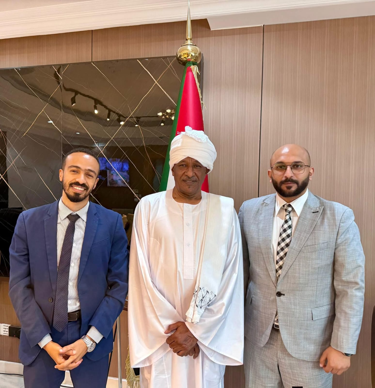 وقّعت القنصلية العامة لجمهورية السودان بجدة اتفاقية مع سمسا للنقل السريع عبر شركة تواصل الرائدة للحلول اللوجستية، لتوصيل الجوازات والمستندات الرسمية بسرعة وأمان، بعد سنوات من الانتظار الطويل للمراجعين.