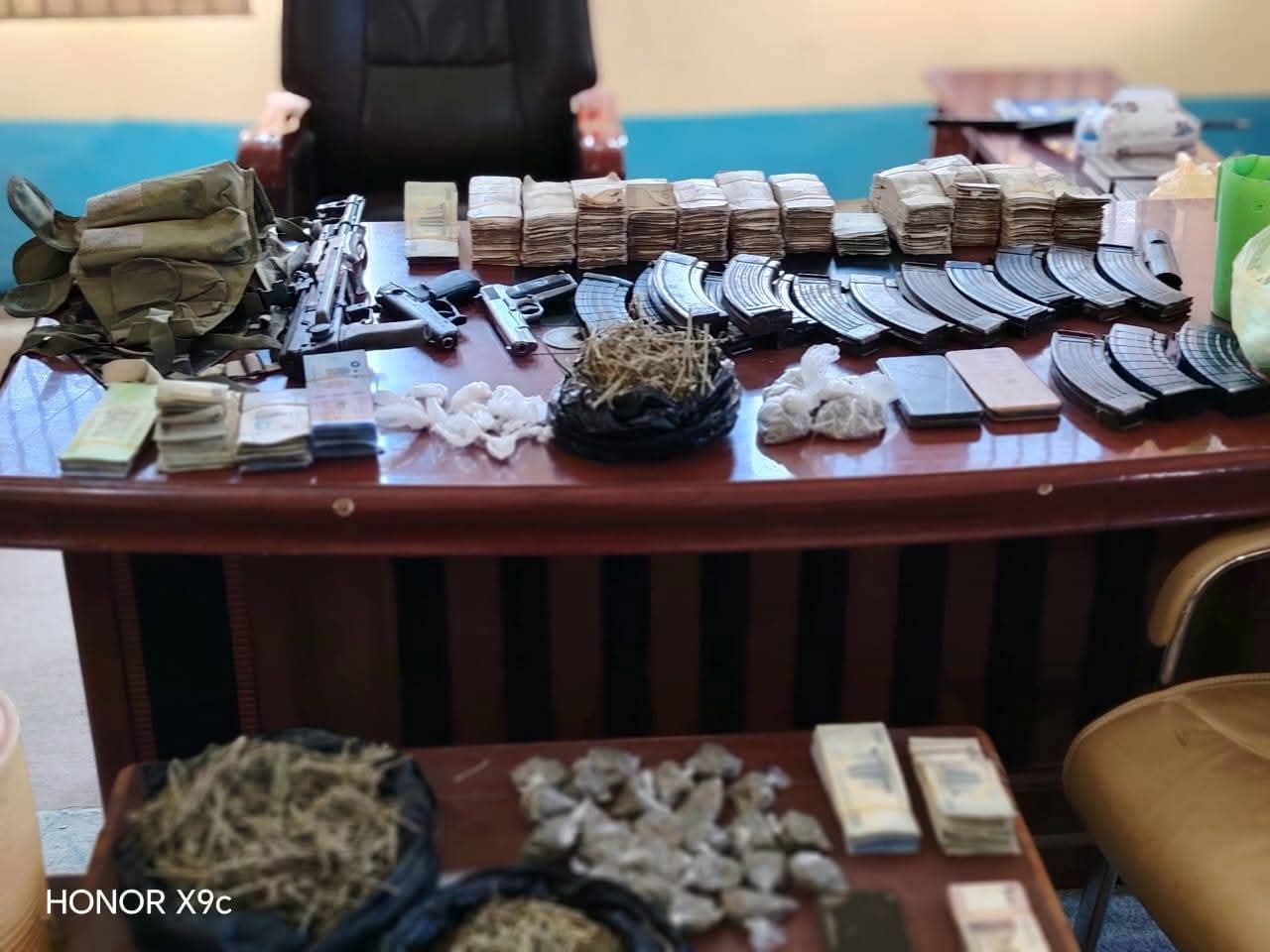 أعلنت السلطات السودانية،  تفكيك وكر لترويج المخدرات والسموم بولاية البحر الأحمر، في عملية أمنية شهدت تبادلاً لإطلاق النار وأسفرت عن ضبط كميات من المواد المخدرة وأسلحة نارية