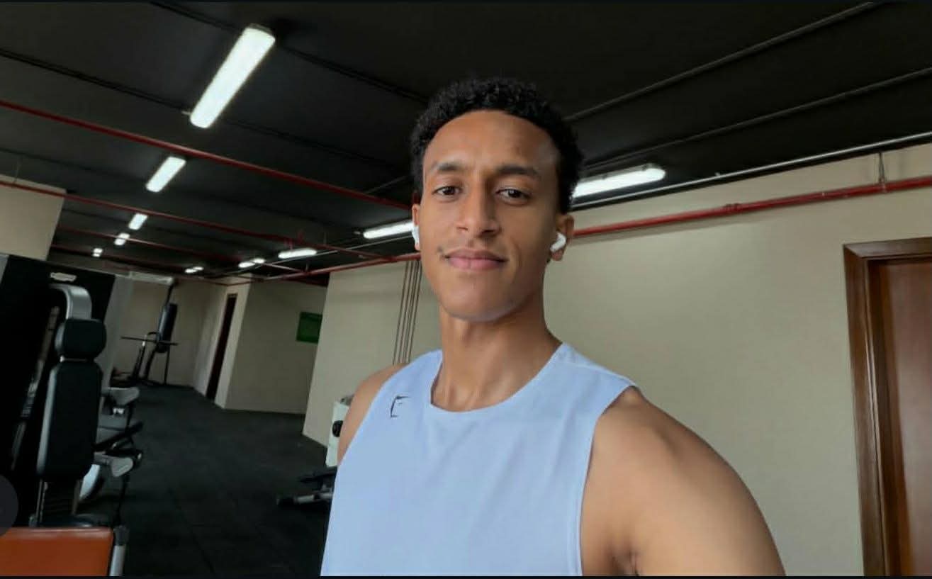 وجّه النجم السوداني عامر عبدالله تحية حارة إلى جماهيره، مؤكدًا أن توقف الدوري لم يثنه عن الاستعداد للمرحلة المقبلة. وأضاف في تصريح رسمي من الصفحة الرسمية لنادي كاظمة الكويتي: "رغم توقف المباريات، نحن في كامل الجاهزية لمواجهة كل الاستحقاقات القادمة، سواء مع المنتخب السوداني أو فريقنا".