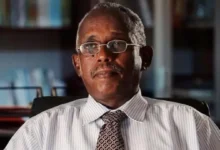 أصدرت «الكتلة الديمقراطية» في السودان إعلانًا قبل يومين حول إعادة هيكلة تنظيمها الداخلي، خلال اجتماع موسع عقد في بورتسودان واستمر ثلاثة أيام. أجاز الاجتماع النظام الأساسي الذي ينظم العلاقات الداخلية بين مجلس القيادة والمجلس الرئاسي والمجلس القيادي.