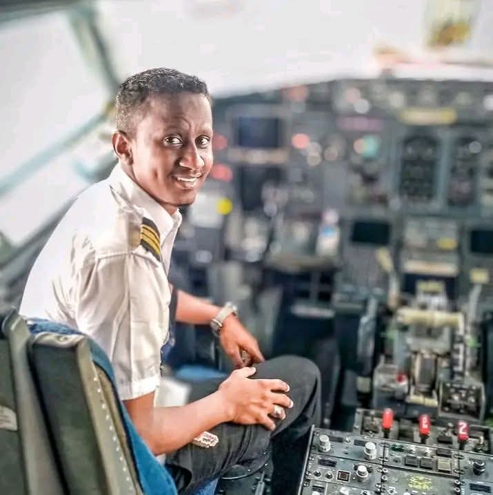 في زمن تتسارع فيه الخطى نحو المستقبل، تبرز قصص شابة تختار أن تشق طريقها بشغفٍ مختلف، متجاوزة حدود التخصصات التقليدية. ومن بين هذه النماذج، تلمع حكاية عبدالعزيز بشير عبدالقادر، أو “عزو بشير”، الذي حمل إرث الفن من جده الراحل بادي محمد الطيب، لكنه اختار أن يترجمه بلغة السماء لا الأوتار.