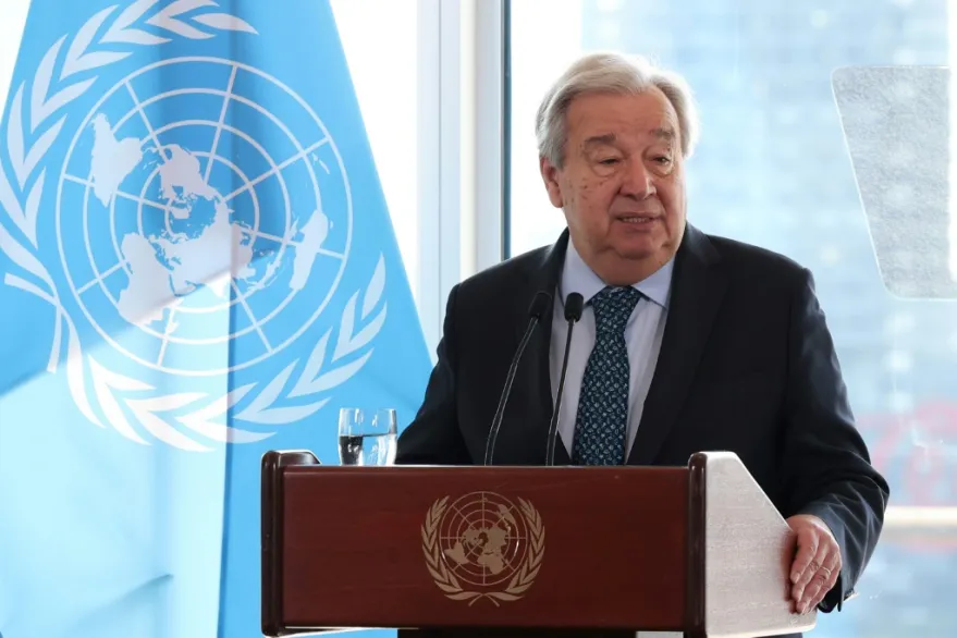 أدان الأمين العام للأمم المتحدة أنطونيو غوتيريش مقتل ما لا يقل عن 60 شخصاً، بينهم أطفال وعاملون في المجال الصحي، جراء قصف بطائرات مسيّرة استهدف مستشفى الضعين التعليمي بولاية شرق دارفور في 20 مارس.