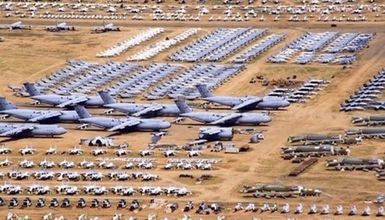 أعلنت وزارة الدفاع في قطر، فجر الجمعة، أن القوات الجوية تمكنت من التصدي لهجوم بطائرات مسيّرة استهدف قاعدة العديد الجوية الواقعة جنوب العاصمة الدوحة، والتي تعد أكبر قاعدة عسكرية أميركية في المنطقة.