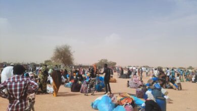 أعربت الأمم المتحدة عن قلقها البالغ إزاء مقتل ما لا يقل عن 17 مدنياً وإصابة آخرين، جراء غارة بطائرة مسيّرة استهدفت الجانب التشادي من بلدة حدودية مع السودان، في تصعيد جديد يعكس تمدد آثار الحرب خارج الحدود