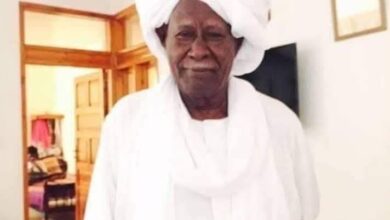 غيب الموت في العاصمة المصرية القاهرة، فجر الأحد، رجل الأعمال السوداني البارز الطيب سيد مكي، أحد أعمدة مدينة أم درمان التاريخية ورمز صناعة الحلويات التقليدية في السودان، عن عمر يناهز التسعين عاماً.