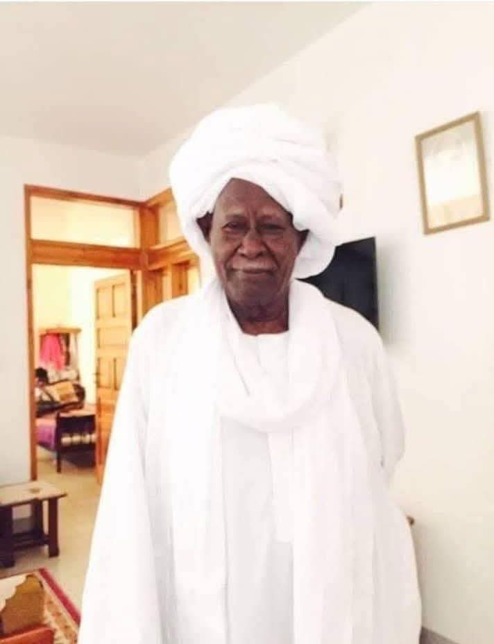 غيب الموت في العاصمة المصرية القاهرة، فجر الأحد، رجل الأعمال السوداني البارز الطيب سيد مكي، أحد أعمدة مدينة أم درمان التاريخية ورمز صناعة الحلويات التقليدية في السودان، عن عمر يناهز التسعين عاماً.