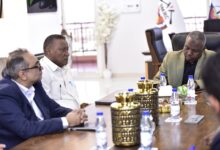 بحث المدير العام المكلّف للشركة السودانية للموارد المعدنية المحدودة، الجيولوجي المستشار عثمان سليمان حماد، مع إدارة شركة نبتة للتعدين المصرية، إحدى شركات مجموعة أسكوم، الترتيبات النهائية لدخول الشركة مرحلة الإنتاج الفعلي، إلى جانب خطط توسيع نشاطها الاستكشافي في السودان.