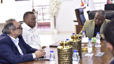 بحث المدير العام المكلّف للشركة السودانية للموارد المعدنية المحدودة، الجيولوجي المستشار عثمان سليمان حماد، مع إدارة شركة نبتة للتعدين المصرية، إحدى شركات مجموعة أسكوم، الترتيبات النهائية لدخول الشركة مرحلة الإنتاج الفعلي، إلى جانب خطط توسيع نشاطها الاستكشافي في السودان.