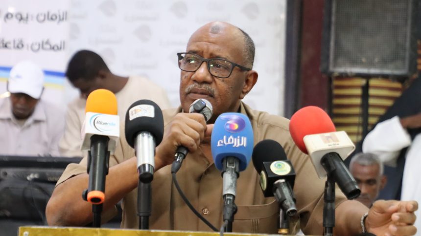 أصدر والي ولاية البحر الأحمر، الفريق ركن مصطفى محمد نور الثلاثاء، قرارًا بتشكيل لجنة عليا للإعداد لقيام ملتقى الاستثمار السوداني التركي بمدينة بورتسودان، في خطوة تعكس توجهًا حكوميًا لتعزيز الشراكات الاقتصادية وجذب الاستثمارات الأجنبية.