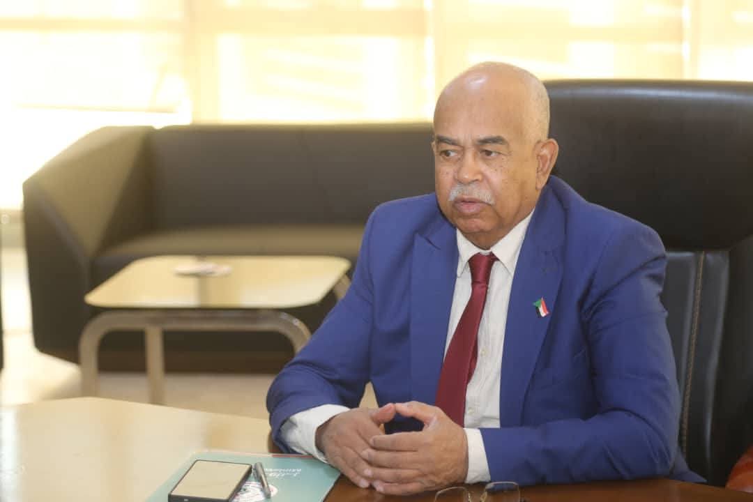 التقى وزير الطاقة السوداني المهندس  مستشار المعتصم إبراهيم أحمد بوفد من شركة "شيوان" الصينية المتخصصة في توريد المحولات وقطع الغيار لقطاع الكهرباء في السودان، لبحث سبل تعزيز التعاون الفني لدعم استقرار الشبكة القومية للكهرباء.