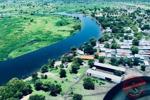 أعربت سفارات كندا وألمانيا وهولندا والنرويج وسويسرا والمملكة المتحدة والولايات المتحدة، في بيان مشترك، الخميس  عن قلقها العميق إزاء تدهور الأوضاع الإنسانية في مقاطعة أكوبو بولاية جونقلي، محملةً الحكومة الانتقالية جزءًا من المسؤولية عن تفاقم الأزمة.