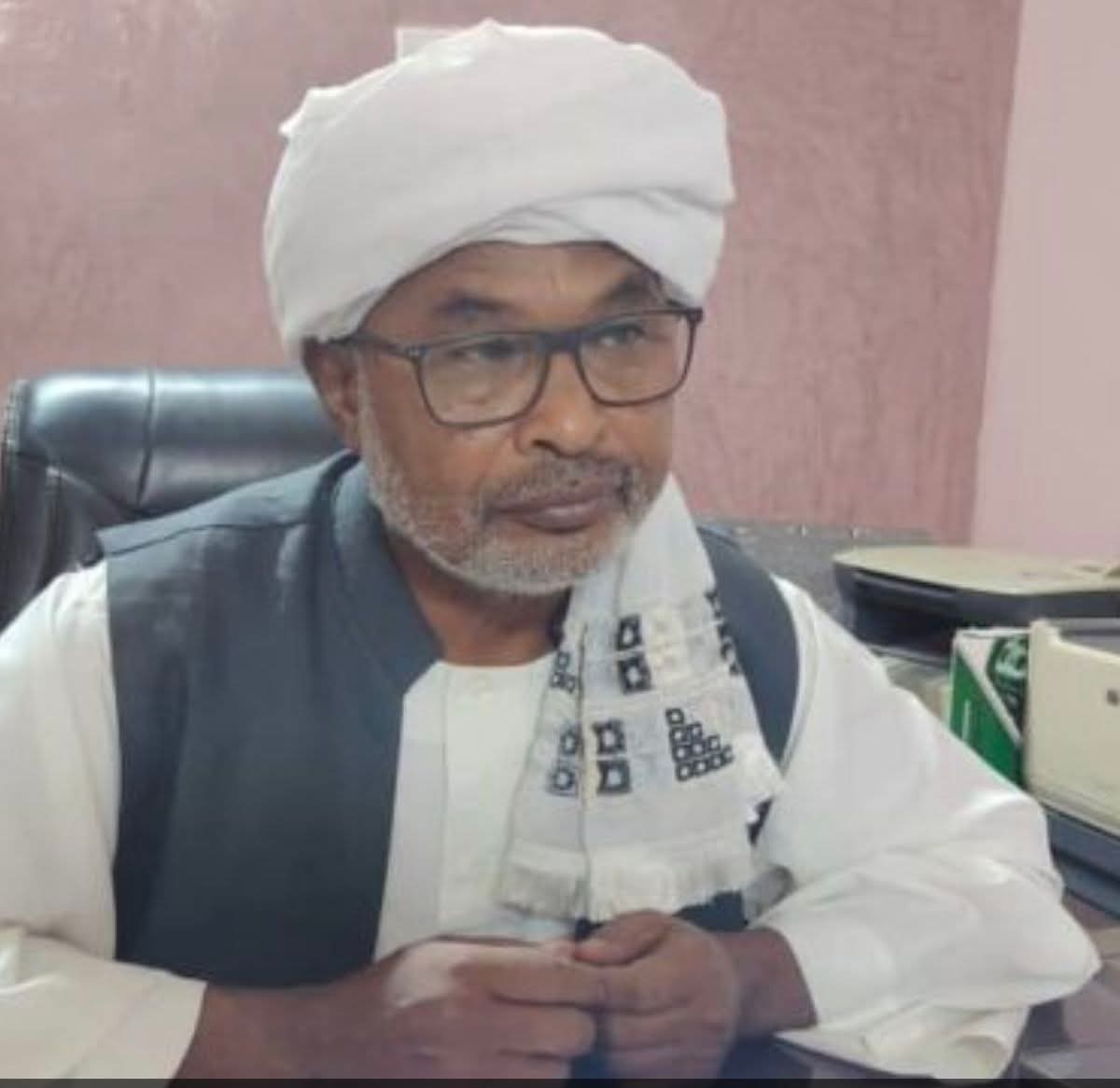 دقت الغرفة القومية للبصات السفرية أجراس الإنذار، محذرة من انهيار كامل يهدد قطاع النقل البري في السودان. وكشف رئيس الغرفة، قريب الله البدري، عن خروج أكثر من 20 شركة نقل من الخدمة فعلياً نتيجة الخسائر المتراكمة، مؤكداً أن الاستمرار في "سياسة الجبايات" الحالية سيؤدي إلى شلل تام في حركة التنقل بين الولايات.