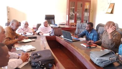 كثّفت إدارة المرحلة الثانوية بولاية الخرطوم تحركاتها استعدادًا لامتحانات الشهادة الثانوية للعام 2026، عبر اجتماع موسع ضم مديري المراحل بالمحليات، لمراجعة مستوى الجاهزية وحسم الترتيبات الإدارية والفنية قبل موعد الامتحانات.