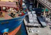 أعلنت الحكومة السنغالية يوم السبت تعليق جميع الرحلات الخارجية غير الضرورية للوزراء وكبار المسؤولين، محذرة من أوقات اقتصادية «صعبة للغاية» في ظل ارتفاع أسعار النفط العالمي جراء الصراع الأميركي-الإسرائيلي مع إيران