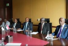 في خطوة تعكس تقارباً أمنياً وسياسياً متزايداً، عقد وزيرا خارجية السودان وليبيا الأثنين  جلسة مباحثات موسعة في العاصمة طرابلس، ركزت على مواجهة التحديات الوجودية ومحاولات "زعزعة الاستقرار" التي تواجه البلدين